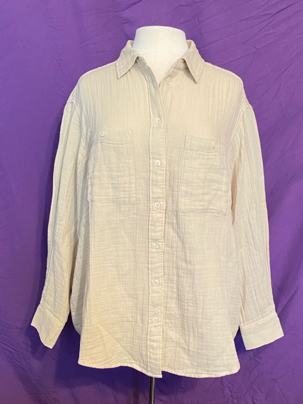 GAP Cream Button-Down Pocket Crinkle Gauze Big Shirt. Size M.